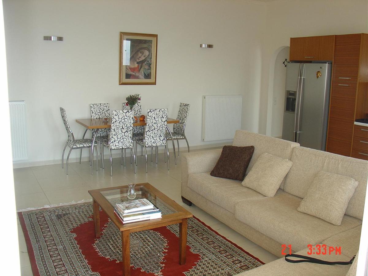 Verga First Floor Apartment Екстер'єр фото