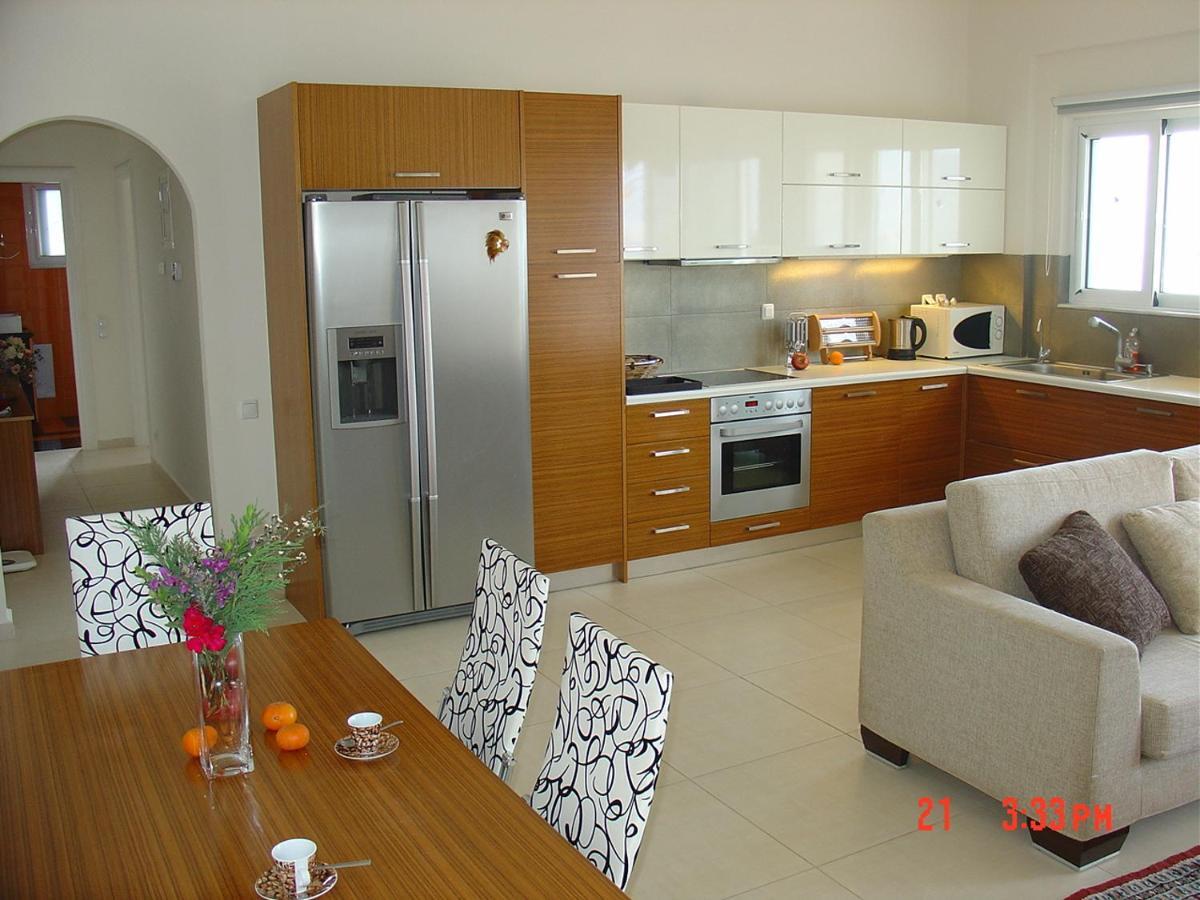 Verga First Floor Apartment Екстер'єр фото